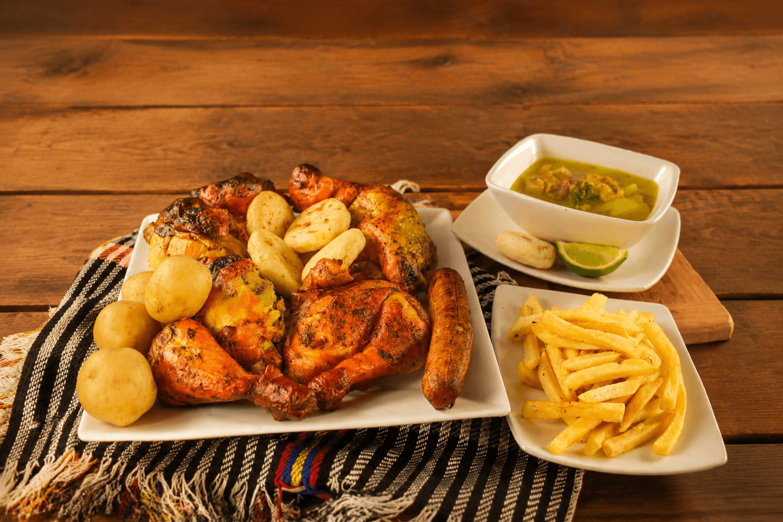 Combo Pollo Asado Entero Familiar + Consome + Papas